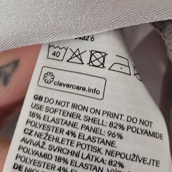 H&M Sport razor back tank - Picture 9 of 14